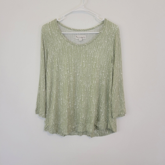 Koolaburra by UGG Green and White Rayon 3/4 Sleeve Top Small - Picture 4 of 12
